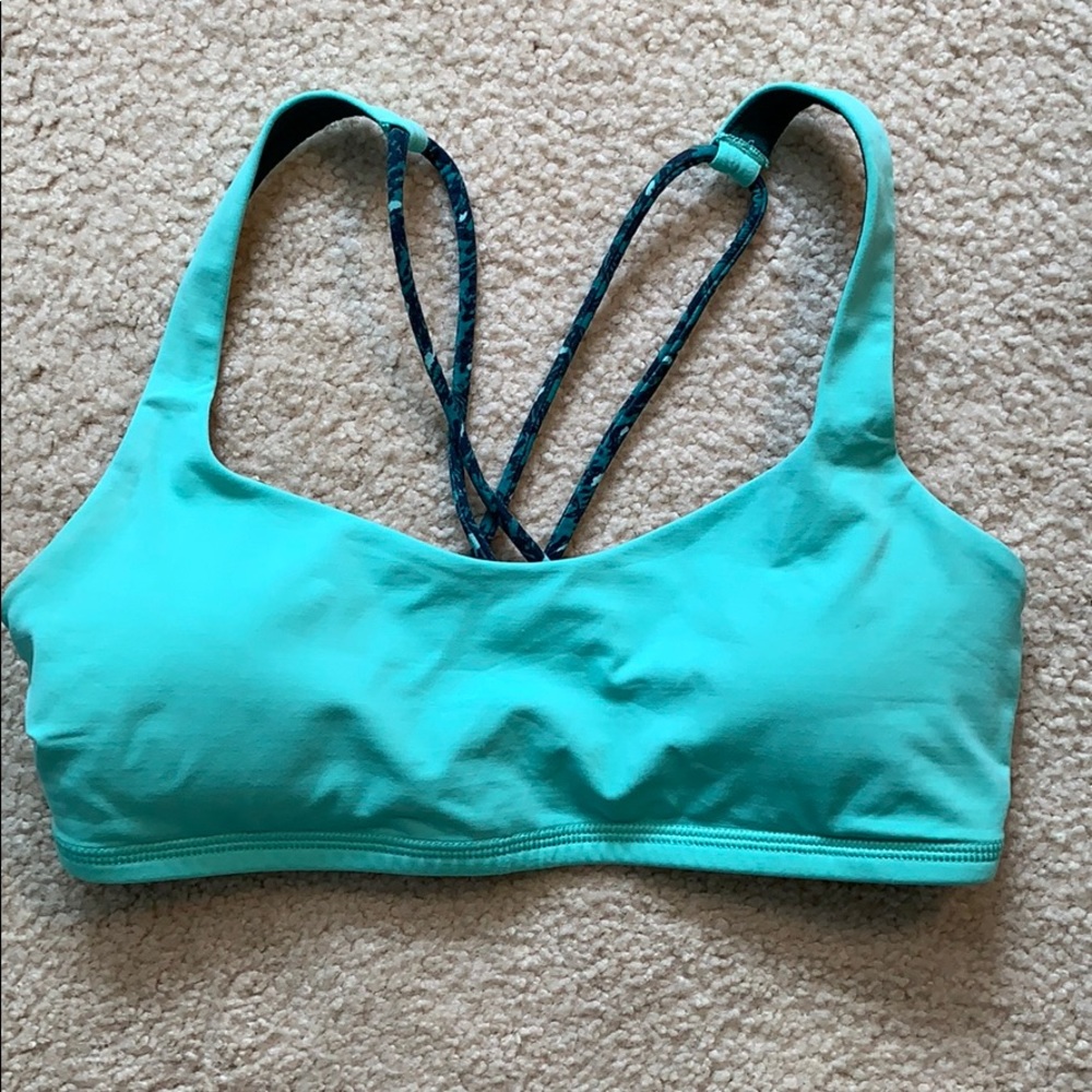 Lululemon Free To Be Bra size 6